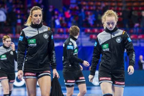Handball Women European Championship Hungary Germany Main Round Group 2 2 Matchday at Palais des Sports v li Angie Geschke Germany Oldenburg Maren Weigel Germany Metzingen dissatisfied disappointed disappointed down frustrated Nancy Palais des Sports Jean Weille France
