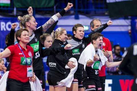 Handball Women European Championship Hungary Germany Main Round Group 2 2 Matchday at the Palais des Sports Alina Grijseels Germany Dortmund Ina Grossmann Germany Thueringer HC Jubel Freude Freude Emotion Nancy Palais des Sports Jean Weille France