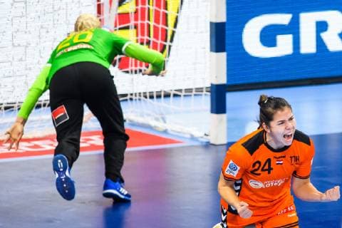 181209 Martine Smeets of Netherlands celebrates during the EHF European WomenÕs Handball Championship match between Netherlands and Romania on December 9 2018 in Nancy Photo Fredrik Varfjell BILDBYRN kod FV 150181  Copyright: FREDRIKxVARFJELL BB181209FV013