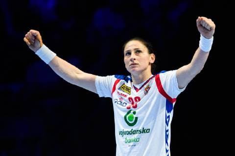 181209 Jovana Stoiljkovic of Serbia celebrates during the EHF European WomenÕs Handball Championship match between Serbia and Russia on December 9 2018 in Nantes Photo Ludvig Thunman BILDBYRN kod LT 35568  Copyright: LUDVIGxTHUNMAN BB181209LT078