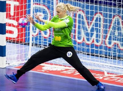 181209 Goalkeeper Iulia Dumanska of Romania during the EHF European Women?s Handball Championship match between Netherlands and Romania on December 9 2018 in Nancy Photo Fredrik Varfjell BILDBYRAN kod FV 150181  Copyright: FREDRIKxVARFJELL BB181209FV044