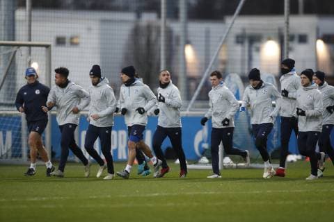 10 12 2018 Football Season 2018 2019 Champions League 6 Matchday Press Conference Final Training FC Schalke 04 v l Weston McKennie FC Schalke 04 Nabil BENTALEB FC Schalke 04 Benjamin STAMBOULI FC Schalke 04 Ahmed Kutucu FC Schalke 04 Benjamin Goller FC Schalke 04 Sebastian Rudy FC Schalke 04 Johannes GEIS FC Schalke 04 Gelsenkirchen Veltins Arena Germany