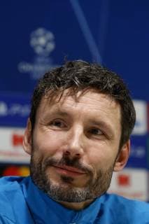Fußball, CL, PSV Eindhoven Pressekonferenz Coach Mark van Bommel of PSV during a training session prior to the UEFA Champions League group B match between Internazionale Milan and PSV Eindhoven at Stadio Giuseppe Meazza on December 10, 2018 in Milan, Italy UEFA Champions League 2018 2019 xVIxVIxImagesx xJeroenxPutmansxIVx 13039367