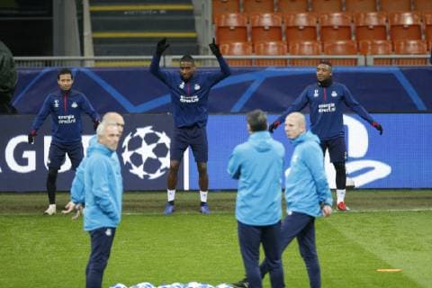 (L-R), Mauro Junior of PSV, Pablo Rosario of PSV, Steven Bergwijn of PSV during a training session prior to the UEFA Champions League group B match between Internazionale Milan and PSV Eindhoven at Stadio Giuseppe Meazza on December 10, 2018 in Milan, Italy UEFA Champions League 2018 2019 xVIxVIxImagesx xJeroenxPutmansxIVx 13039664