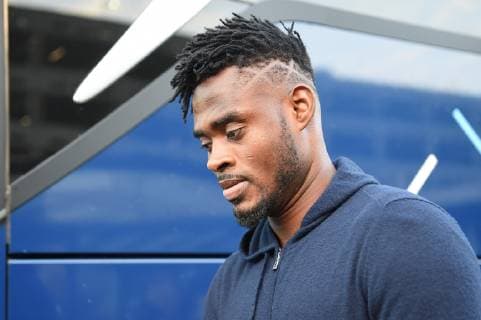11 12 2018 xmeix Football UEFA Champions League TSG 1899 Hoffenheim Arrival of players at Manchester airport emspor v l Kasim Adams Nuhu TSG 1899 Hoffenheim DFL DFB REGULATIONS PROHIBIT ANY USE OF PHOTOGRAPHS as IMAGE SEQUENCES and or QUASI VIDEO Manchetser prio:1