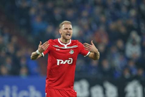 11 12 2018 Football UEFA Champions League 2018 2019 Group stage 6 Matchday FC Schalke 04 Locomotive Moscow at the VELTINS Arena Gelsenkirchen Benedikt Höwedes Lok Moskau DFL and DFB regulations prohibit any use of photographs as image sequences and or quasi video