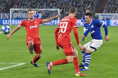 GER CL FC Schalke 04 vs locomotive Moskva locomotive Moscow 11 12 2018 Veltins Arena Gelsenkirchen GER CL FC Schalke 04 vs locomotive Moskva locomotive Moscow DFL regulations prohibit any use of photographs as image sequences and or quasi video in picture v left in duel Dmitry Barinov 6 locomotive Moscow locomotive Moskva Aleksey Miranchuk 59 locomotive Moscow locomotive Moskva Yevhen Konoplyanka 11 FC Schalke 04 nph Mauelshagen nph00321