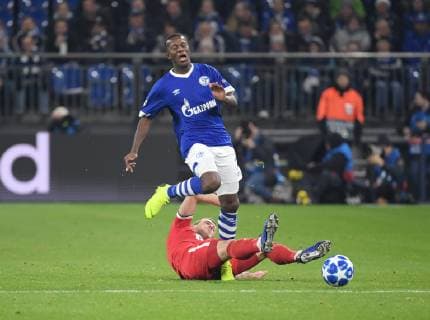 11 12 2018 football UEFA Champions League season 2018 2019 preliminary round 6 matchday FC Schalke 04 locomotive Moscow Hamza Mendyl FC Schalke 04 li against Dmitri Barinov locomotive Moscow Hamza Mendyl FC Schalke 04 must get out injured afterwards Team2