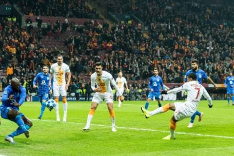 Garry Mendes Rodrigues of Galatasaray SK tries to score during the UEFA Champions League group D match between Galatasaray AS and FC Porto at Ali Sami Yen Spor Kompleksi on December 11, 2018 in Istanbul, Turkey. UEFA Champions League 2018 2019 xVIxVIxImagesx xGerritxvanxKeulenxIVx 13045417