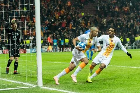 (L-R) goalkeeper Iker Casillas of FC Porto, Sofiane Feghouli of Galatasaray SK, Garry Mendes Rodrigues of Galatasaray SK during the UEFA Champions League group D match between Galatasaray AS and FC Porto at Ali Sami Yen Spor Kompleksi on December 11, 2018 in Istanbul, Turkey. UEFA Champions League 2018 2019 xVIxVIxImagesx xGerritxvanxKeulenxIVx 13045425