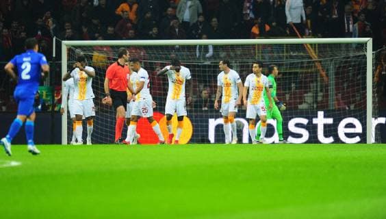 Galatasaray players unhappy after the Porto s goal during the Champions League group D match between Galatasaray and Porto at Turk Telkom Stadium n Istanbul , Turkey on December 11 , 2018. 
