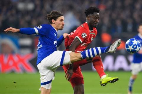 GER UEFA Champions League Group stage Group D FC Schalke 04 vs. FC Lokomotiv Moskva Moscow 11 12 2018 VELTINS Arena Gelsenkirchen Germany GER UEFA Champions League Group stage Group D FC Schalke 04 vs. FC Lokomotiv Moskva Moscow DFL REGULATIONS PROHIBIT ANY USE OF PHOTOGRAPHS AS IMAGE SEQUENCES AND OR QUASI VIDEO in picture duel between Benjamin Stambouli 17 Schalke and Eder 24 Moscow nordphotox xKurth nph00016