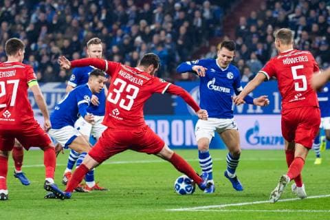 11 12 2018 xkvx Football UEFA Champions League FC Schalke 04 Lok Moskau emspor v l Amine Harit S04 Schalke 04 Yevhen Konoplyanka S04 Schalke 04 Solomon Kverkvelia Lokomotive Moskau Benedikt Hoewedes Lokomotive Moskau DFL DFB REGULATIONS PROHIBIT ANY USE OF PHOTOGRAPHS as IMAGE SEQUENCES and or QUASI VIDEO Gelsenkirchen