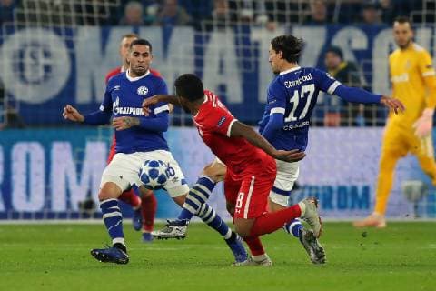 Omar Mascarell FC Schalke 04 Jefferson Farfan locomotive Moscow and Benjamin Stambouli FC Schalke 04 at the Champions League game season 2018 19 FC Schalke 04 locomotive Moscow Copyright Thomas Pakusch Copyright: Thomas Pakusch