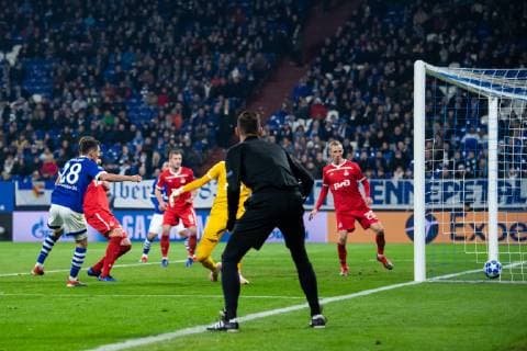 11 12 2018 xkvx Football UEFA Champions League FC Schalke 04 Lok Moskau emspor v l Goal scored goal to 1 0 by Alessandro Schoepf S04 Schalke 04 DFL DFB REGULATIONS PROHIBIT ANY USE OF PHOTOGRAPHS as IMAGE SEQUENCES and or QUASI VIDEO Gelsenkirchen