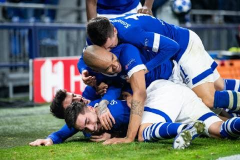 11 12 2018 xkvx Football UEFA Champions League FC Schalke 04 Lok Moskau emspor v l Goal celebration celebrate the goal to 1 0 by Alessandro Schoepf S04 Schalke 04 DFL DFL REGULATIONS PROHIBIT ANY USE OF PHOTOGRAPHS as IMAGE SEQUENCES and or QUASI VIDEO Gelsenkirchen