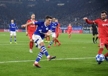 11 12 2018 football UEFA Champions League season 2018 2019 preliminary round 6 matchday FC Schalke 04 locomotive Moscow Alessandro Schoepf Alessandro Schöpf FC Schalke 04 li scores the 1 0 winning goal Team2