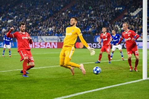 GER UEFA Champions League Group Phase Group D FC Schalke 04 vs FC Lokomotiv Moskva Moscow 11 12 2018 VELTINS Arena Gelsenkirchen Germany GER UEFA Champions League Group Phase Group D FC Schalke 04 vs FC Lokomotiv Moskva Moscow DFL REGULATIONS PROHIBIT ANY USE OF PHOTOGRAPHS AS IMAGE SEQUENCES AND OR QUASI VIDEO in picture Guilherme 1 Moscow at 1 0 Schalke nordphotox xKurth nph00016