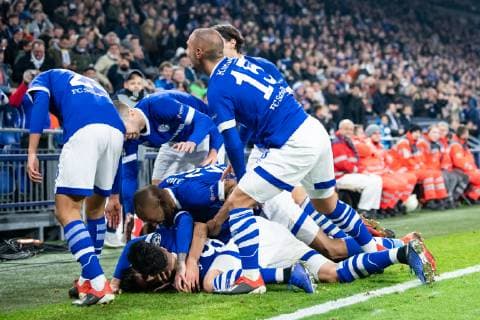 11 12 2018 xkvx Football UEFA Champions League FC Schalke 04 Lok Moskau emspor v l Goal celebration celebrate the goal to 1 0 by Alessandro Schoepf S04 Schalke 04 DFL DFL REGULATIONS PROHIBIT ANY USE OF PHOTOGRAPHS as IMAGE SEQUENCES and or QUASI VIDEO Gelsenkirchen