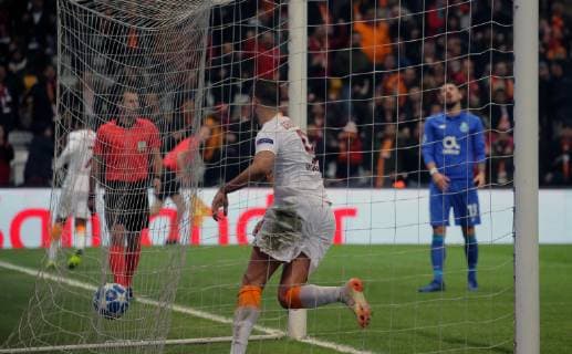 Galatasaray s Eren Derdiyok celebrate goal Galatasaray - Porto Uefa Champions League Game at Turk Telekom Arena, Istanbul, 11th Dec. 2018  Copyright: TolgaxAdanali 16205252