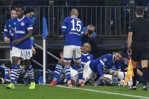 GER CL FC Schalke 04 vs locomotive Moskva locomotive Moscow 11 12 2018 Veltins Arena Gelsenkirchen GER CL FC Schalke 04 vs locomotive Moskva locomotive Moscow DFL regulations prohibit any use of photographs as image sequences and or quasi video in picture the team of Schalke cheering joy emotion goal cheering goal scorers to 1 0 Alessandro Schöpf Schoepf 28 FC Schalke 04 nph Mauelshagen nph00321