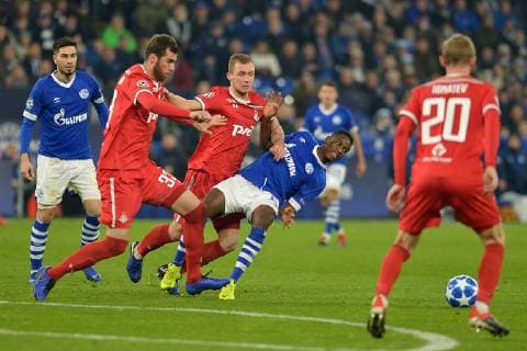 Gelsenkirchen Germany 11 12 2018 UEFA Champions League 2018 19 Season Back Round Group Phase Group D 6 Matchday FC Schalke 04 Lok Moscow Dmitri Barinov LOK and Abdul Rahman Baba S04 in the duel DeFodi521