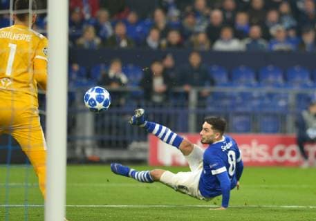 Gelsenkirchen Germany 11 12 2018 UEFA Champions League 2018 19 Season Back Round Group Phase Group D 6 Matchday FC Schalke 04 Lok Moscow Goal for 1 0 by Suat Serdar S04 right DeFodi521