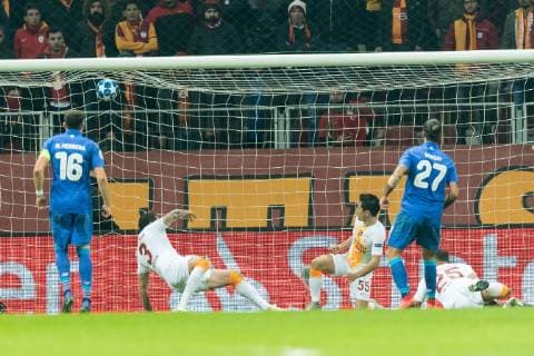 Sergio Miguel Oliveira of FC Porto scores during the UEFA Champions League group D match between Galatasaray AS and FC Porto at Ali Sami Yen Spor Kompleksi on December 11, 2018 in Istanbul, Turkey. UEFA Champions League 2018 2019 xVIxVIxImagesx xGerritxvanxKeulenxIVx 13046135