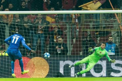 (L-R) Moussa Marega of FC Porto, goalkeeper Fernando Muslera of Galatasaray SK during the UEFA Champions League group D match between Galatasaray AS and FC Porto at Ali Sami Yen Spor Kompleksi on December 11, 2018 in Istanbul, Turkey. UEFA Champions League 2018 2019 xVIxVIxImagesx xGerritxvanxKeulenxIVx 13046150