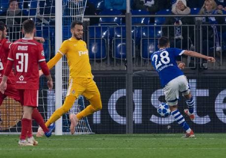 Football Champions League Group Phase 6 Matchday FC Schalke 04 Locomotive Moscow on 11 12 2018 in the Veltins Arena in Gelsenkirchen Goal to 1 0 by Alessandro Schöpf Schalke DFL Regulations prohibit any use of photographs as image sequences and or quasi video xMNx