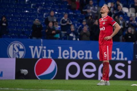 Football Champions League Group Phase 6 Matchday FC Schalke 04 Locomotive Moscow on 11 12 2018 in the Veltins Arena in Gelsenkirchen Benedikt Höwedes Moscow bid farewell to the Schalker fans will be celebrated by the fans DFL Regulations prohibit any use of photographs as image sequences and or quasi video xMNx