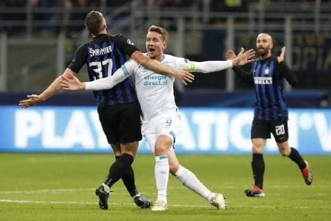 MILAAN , Stadium San Siro, 11-12-2018, football, season 2018 2019, Champions League , (Left-right) Inter Milan player Milan Skriniar, PSV player Luuk de Jong during the Champions League game Inter - PSV Inter - PSV  x2683798x