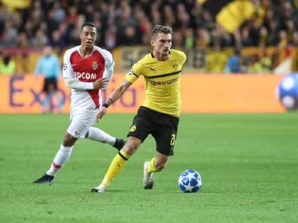 Monaco 11 12 2018 UEFA Champions League 2018 19 Season Group Phase Group A 6 Matchday AS Monaco Borussia Dortmund Maximilian Philipp Dortmund controls the ball DeFodi535