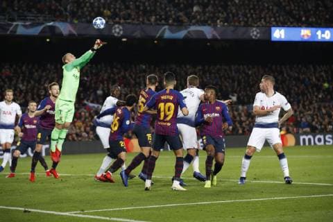 (l-r) Ivan Rakitic of FC Barcelona Barca FC Barcelona goalkeeper Jasper Cillessen, Carles Alena of FC Barcelona, Clement Lenglet of FC Barcelona, Munir El Haddadi of FC Barcelona, Harry Kane of Tottenham Hotspur FC, Nelson Semedo of FC Barcelona, Toby Alderweireld of Tottenham Hotspur FC during the UEFA Champions League group B match between FC Barcelona and Tottenham Hotspur FC at the Camp Nou stadium on December 11, 2018 in Barcelona, Spain UEFA Champions League 2018 2019 xVIxVIxImagesx xMauricexvanxSteenxIVx 13046738