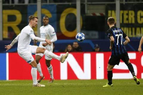 (L-R), Luuk de Jong of PSV, Marcelo Brozovic of Inter Milan during the UEFA Champions League group C match between Internazionale Milan and PSV Eindhoven at Stadio Giuseppe Meazza on December 11, 2018 in Milan, Italy UEFA Champions League 2018 2019 xVIxVIxImagesx xJeroenxPutmansxIVx 13046745