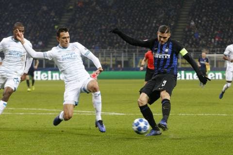 (L-R), Denzel Dumfries of PSV, Trent Sainsbury of PSV, Mauro Icardi of Inter Milan during the UEFA Champions League group C match between Internazionale Milan and PSV Eindhoven at Stadio Giuseppe Meazza on December 11, 2018 in Milan, Italy UEFA Champions League 2018 2019 xVIxVIxImagesx xJeroenxPutmansxIVx 13047316
