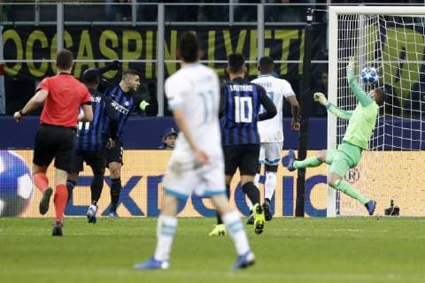 MILAAN , Stadium San Siro, 11-12-2018, football, season 2018 2019, Champions League , Inter Milan player Mauro Icardi scores the 1-1, PSV keeper Jeroen Zoet has no chance during the Champions League game Inter - PSV Inter - PSV  x2683998x