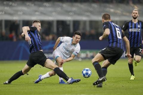 MILAAN , Stadium San Siro, 11-12-2018, football, season 2018 2019, Champions League , (Left-right) Inter Milan player Milan Skriniar, PSV player Hirving Lozano during the Champions League game Inter - PSV Inter - PSV  x2684135x