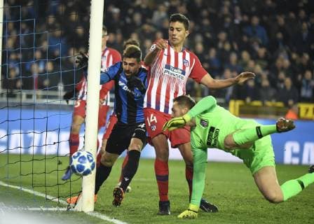 Luan Peres defender of Club Bruggeand Atletico s goalkeeper Jan Oblak and Atletico s Rodrigo Hernandez Cascante FOOTBALL : Club Bruges vs Atletico Madrid - Ligue des Champions - 11 12 2018 PhotoNews Panoramic 