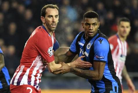 Sport Bilder des Tages Wesley Moraes Ferreira Da Silva forward of Club Brugge and Atletico s captain Diego Roberto Godin FOOTBALL : Club Bruges vs Atletico Madrid - Ligue des Champions - 11 12 2018 PhotoNews Panoramic 