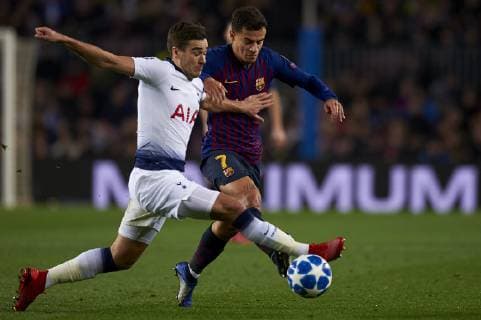 December 11, 2018 - Barcelona, Catalonia, Spain - Harry Winks of Tottenham and Coutinho of Barcelona battle for the bal lduring the match between FC Barcelona Barca and Tottenham Hotspurs at Camp Nou Stadium in Barcelona, Spain on December 11, 2018. FC Barcelona v Tottenham Hotspur - UEFA Champions League Group B  - ZUMAn230 20181211_zaa_n230_581 Copyright: xJosexBretonx