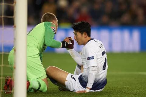 December 11, 2018 - Barcelona, Catalonia, Spain - Jasper Cillessen of Barcelona and Heung-Min Son of Tottenham during the match between FC Barcelona Barca and Tottenham Hotspurs at Camp Nou Stadium in Barcelona, Spain on December 11, 2018. FC Barcelona v Tottenham Hotspur - UEFA Champions League Group B  - ZUMAn230 20181211_zaa_n230_578 Copyright: xJosexBretonx