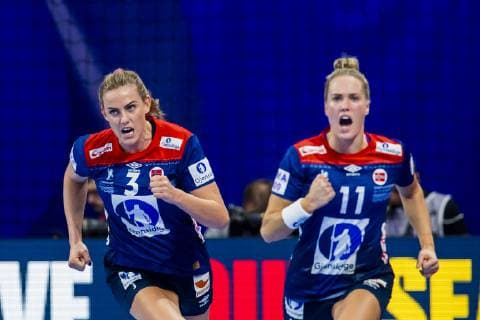 181211 Emilie Hegh Arntzen and Malin Aune of Norway react during the EHF European Women?s Handball Championship match between Netherlands and Norway on December 11 2018 in Nancy Photo Fredrik Varfjell BILDBYRAN kod FV 150183  Copyright: FREDRIKxVARFJELL BB181211FV103