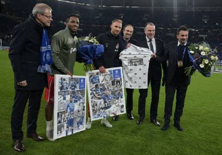 Football Champions League Group Phase 6 Matchday FC Schalke 04 Locomotive Moscow on 11 12 2018 in the Veltins Arena in Gelsenkirchen Farewell by Benedikt Höwedes Moscow and Jefferson Farfan Moscow DFL Regulations prohibit any use of photographs as image sequences and or quasi video xMNx