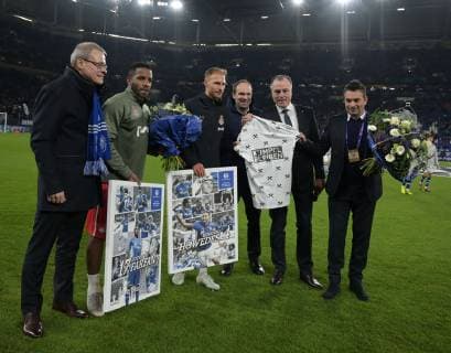 Football Champions League Group Phase 6 Matchday FC Schalke 04 Locomotive Moscow on 11 12 2018 in the Veltins Arena in Gelsenkirchen Farewell by Benedikt Höwedes Moscow and Jefferson Farfan Moscow DFL Regulations prohibit any use of photographs as image sequences and or quasi video xMNx
