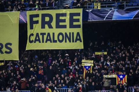 Sport Bilder des Tages December 11, 2018 - Barcelona, Catalonia, Spain - Free Catalonia symbols during the UEFA Champions League Group B match between FC Barcelona Barca and Tottenham Hotspur FC on December 11, 2018 at Camp Nou stadium in Barcelona, Spain. FC Barcelona v Tottenham Hotspur - UEFA Champions  - ZUMAn230 20181211_zaa_n230_361 Copyright: xXavierxBonillax