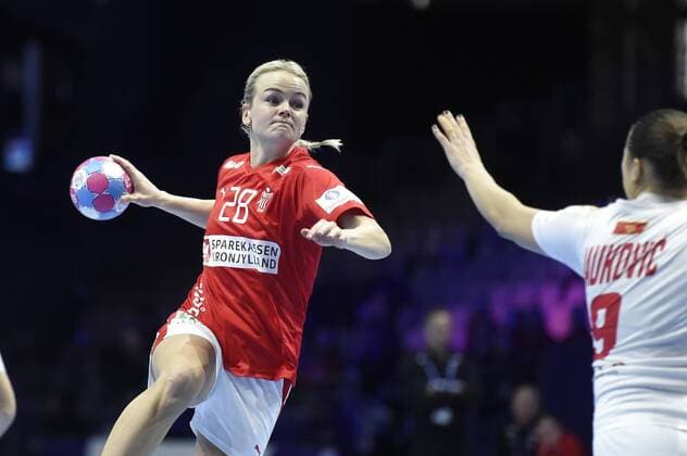 Stine Joergensen i aktion i EM kampen mellem Danmark - Montenegro i Nantes, onsdag den 12 december 2018. . , Denmark  Copyright: LiselottexSabroex COP103 spdk20181212-155408-L