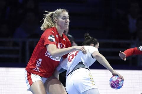 Mette Tranborg i aktion i EM kampen mellem Danmark - Montenegro i Nantes, onsdag den 12 december 2018. . , Denmark  Copyright: LiselottexSabroex COP103 spdk20181212-155549-L
