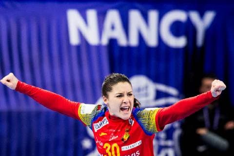 181212 Soledad Lopez of Spain celebrates during the EHF European Women s Handball Championship match between Spain and Norway on December 11 2018 in Nancy Photo Fredrik Varfjell BILDBYRAN kod FV 150184, detectedSourceLanguage  Copyright: FREDRIKxVARFJELL BB181212FV003