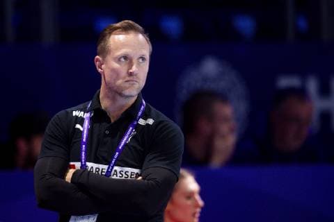 181212 Klavs Bruun Jörgensen head coach of Denmark during the EHF European Women s Handball Championship match between Denmark and Montenegro on December 12 2018 in Nantes Photo Ludvig Thunman BILDBYR u0081N kod LT 35570, detectedSourceLanguage  Copyright: LUDVIGxTHUNMAN BB181212LT007